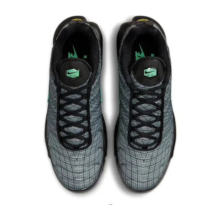 NIKE AIR MAX PLUS TN SPIROGRAPH