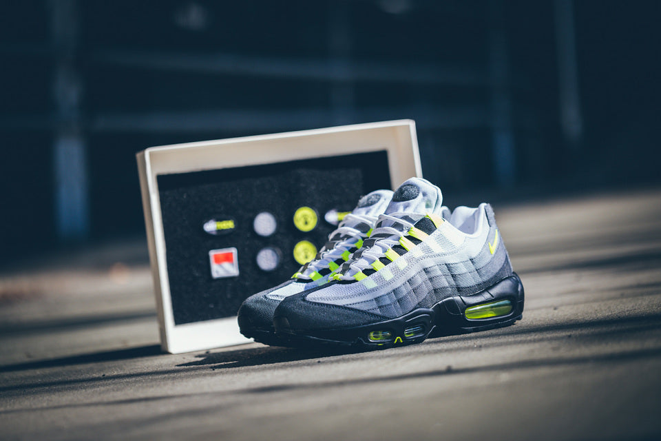 NIKE AIR MAX 95 OG NEON PATCH 2015