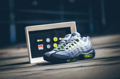 NIKE AIR MAX 95 OG NEON PATCH 2015