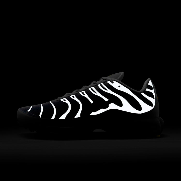 NIKE AIR MAX PLUS TN ‘REFLECTIVE OBSIDIAN’