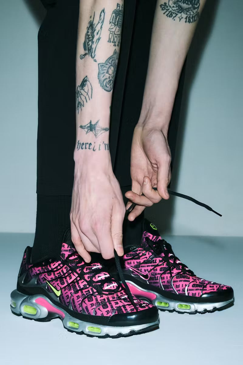 NIKR AIR MAX PLUS TN MECURIAL XXV HYPER PINK VOLT